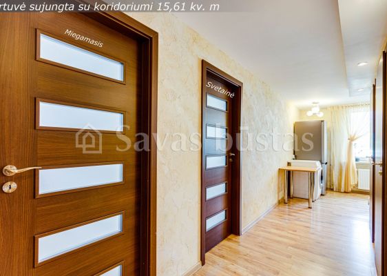 Parduodamas 2 kambarių butas 1 – ame aukšte iš 5, renovuotame name Stiklo g. 12, Radviliškyje)